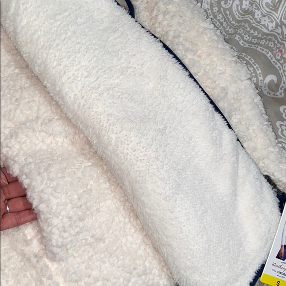 White fluffy vest ☁️ - Picture 3 of 4